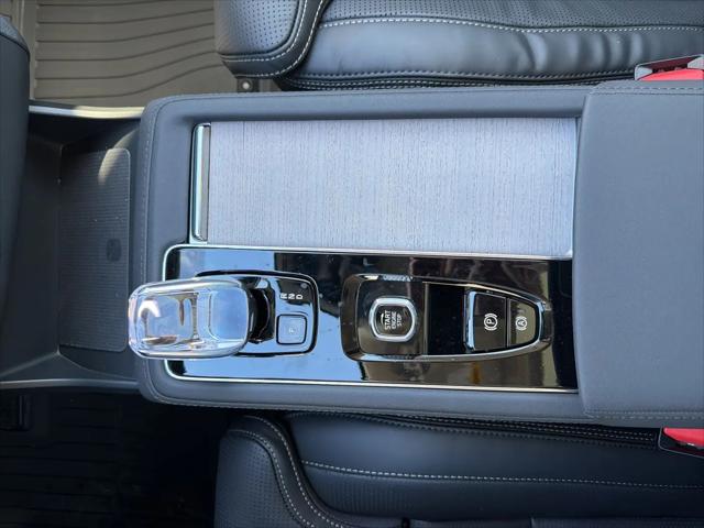 2026 Volvo XC90 Plug-In Hybrid Ultra, T8 AWD, Electric/Gasoline, Bright, 7 Seats
