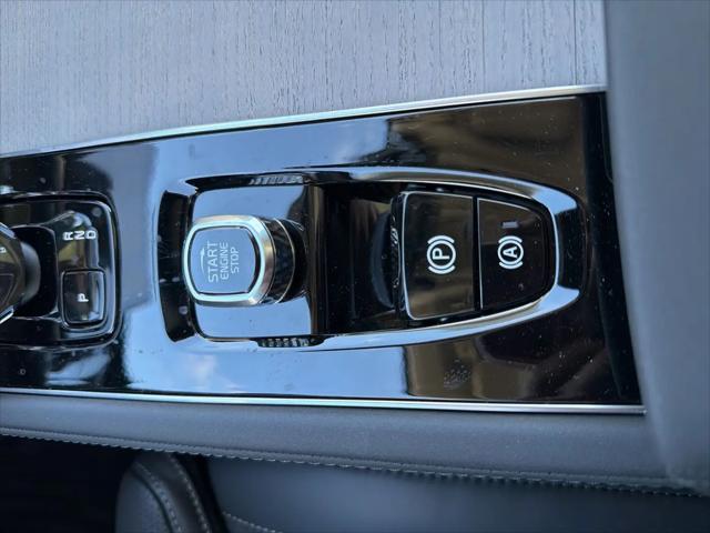 2026 Volvo XC90 Plug-In Hybrid Ultra, T8 AWD, Electric/Gasoline, Bright, 7 Seats