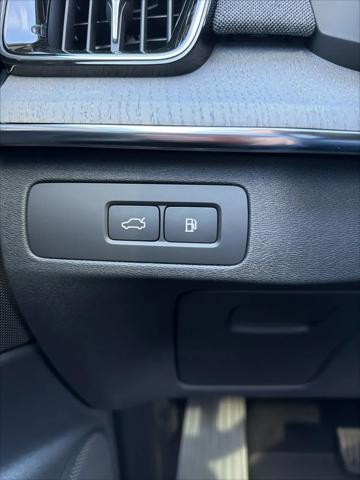 2026 Volvo XC90 Plug-In Hybrid Ultra, T8 AWD, Electric/Gasoline, Bright, 7 Seats