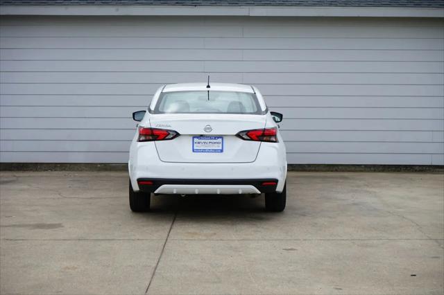 2021 Nissan Versa S Xtronic CVT