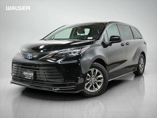 2024 Toyota Sienna LE for sale in Bloomington, MN