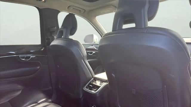 2016 Volvo XC90 T6 Momentum