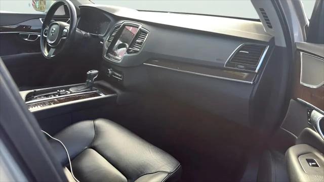 2016 Volvo XC90 T6 Momentum
