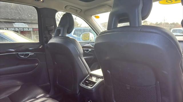2016 Volvo XC90 T6 Momentum
