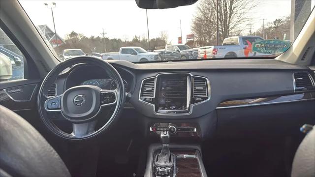 2016 Volvo XC90 T6 Momentum