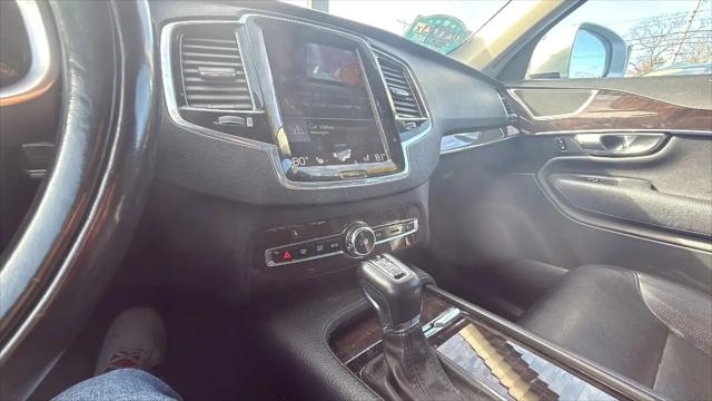 2016 Volvo XC90 T6 Momentum
