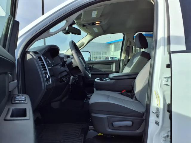 2024 Ram 1500 Classic Tradesman Crew Cab 4x4 5'7" Box