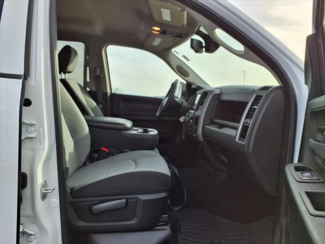 2024 Ram 1500 Classic Tradesman Crew Cab 4x4 5'7" Box