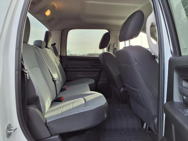 2024 Ram 1500 Classic Tradesman Crew Cab 4x4 5'7" Box