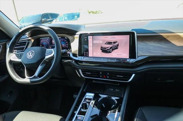 2026 Volkswagen Atlas SE with Technology