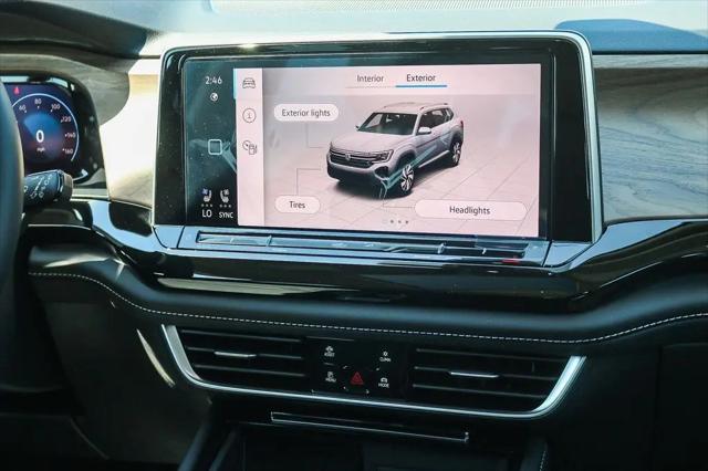2026 Volkswagen Atlas SE with Technology
