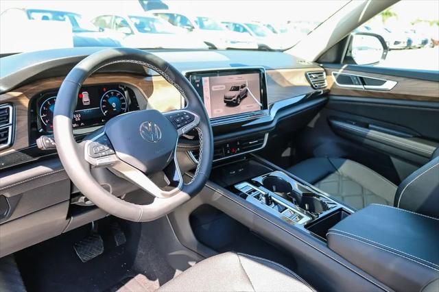 2026 Volkswagen Atlas SE with Technology