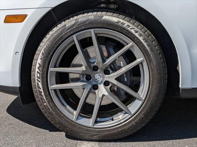 2026 Porsche Macan T