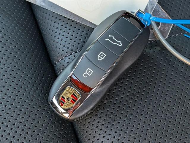 2026 Porsche Macan Macan
