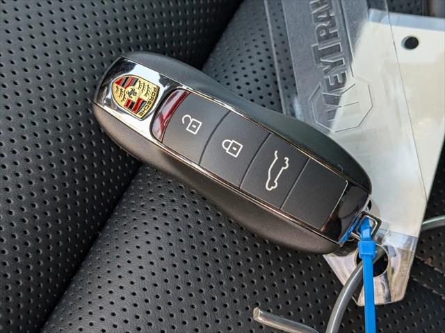 2026 Porsche Macan Macan