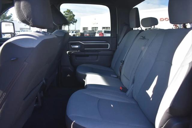 2024 Ram 3500 Big Horn Crew Cab 4x4 8' Box