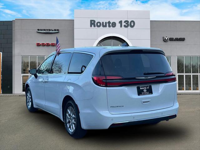 2024 Chrysler Pacifica Touring L 2024 Chrysler Pacifica Touring L