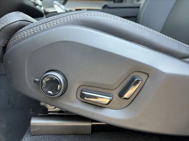 2026 Volvo XC90 Plug-In Hybrid Ultra Dark Theme, T8 AWD, Electric/Gasoline, 6 Seats