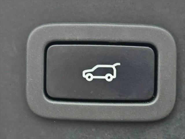 2018 Land Rover Range Rover Velar P250 SE R-Dynamic