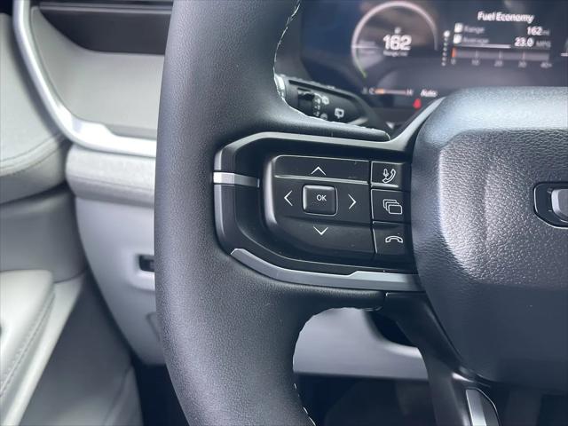 2026 Jeep Cherokee Laredo 4x4