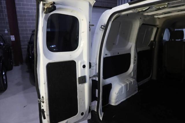 2017 Nissan NV200 S