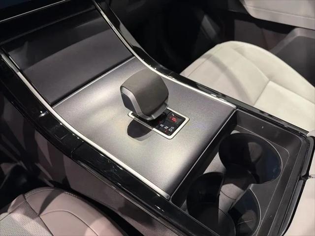 2026 Land Rover Range Rover Velar P250 Dynamic SE