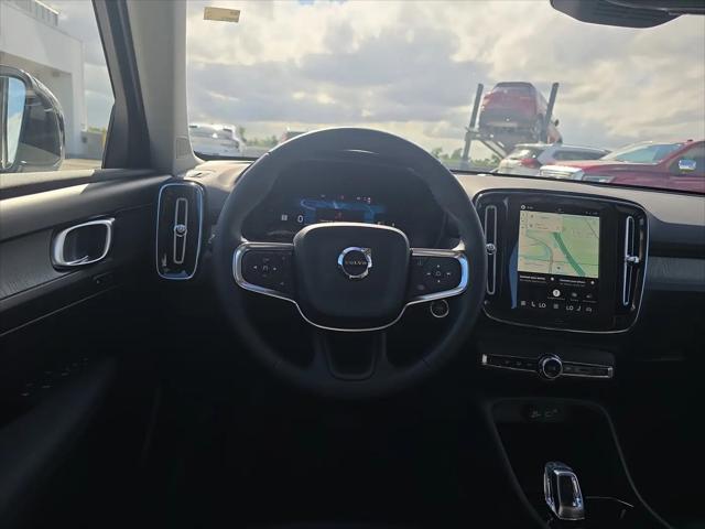 2026 Volvo XC40 Plus, B5 AWD Gas (mild hybrid), Dark