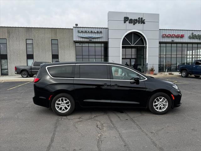 2025 Chrysler Pacifica Select for sale in Luverne, MN