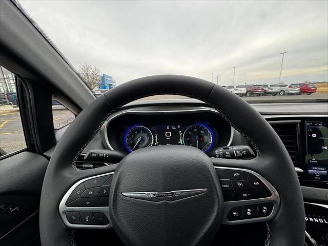2025 Chrysler Pacifica Select