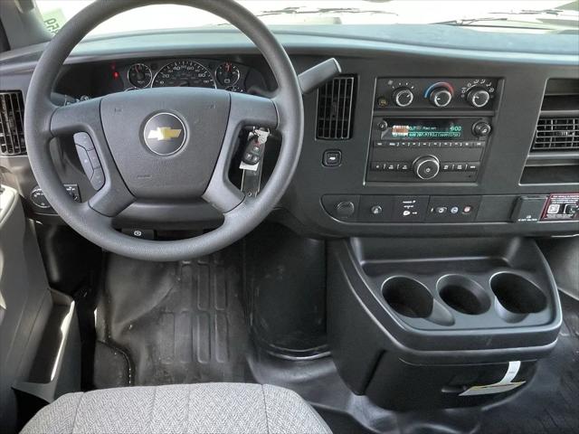 2026 Chevrolet Express Cargo Van 2500 Regular Wheelbase, WT, RWD