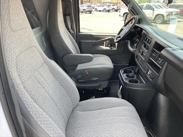 2026 Chevrolet Express Cargo Van 2500 Regular Wheelbase, WT, RWD