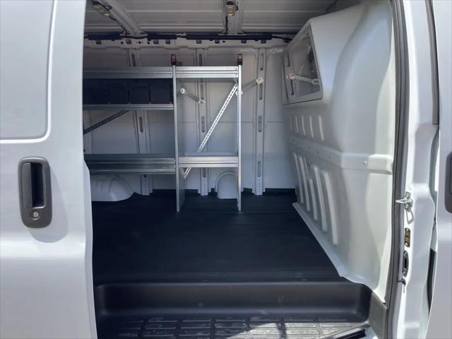 2026 Chevrolet Express Cargo Van 2500 Regular Wheelbase, WT, RWD