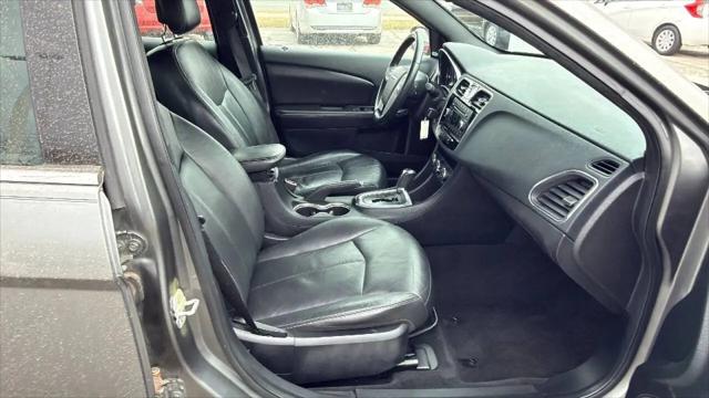 2013 Chrysler 200 Limited