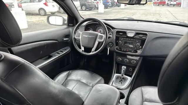 2013 Chrysler 200 Limited