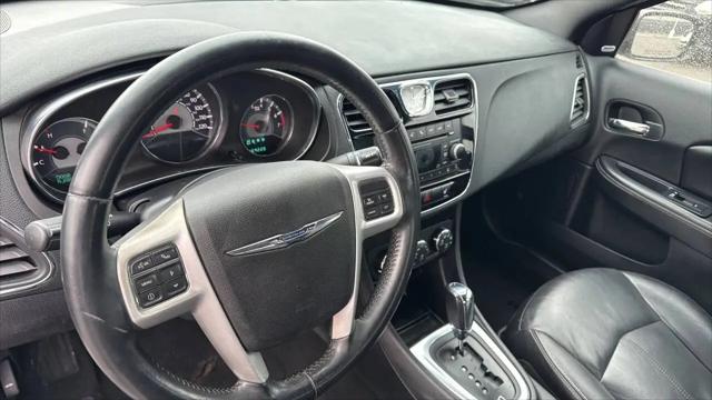 2013 Chrysler 200 Limited