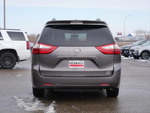 2016 Toyota Sienna XLE