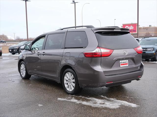 2016 Toyota Sienna XLE