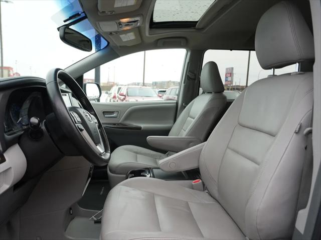 2016 Toyota Sienna XLE