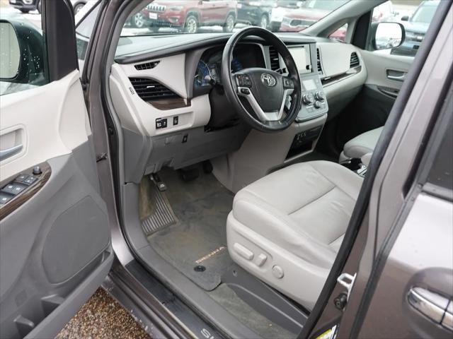 2016 Toyota Sienna XLE