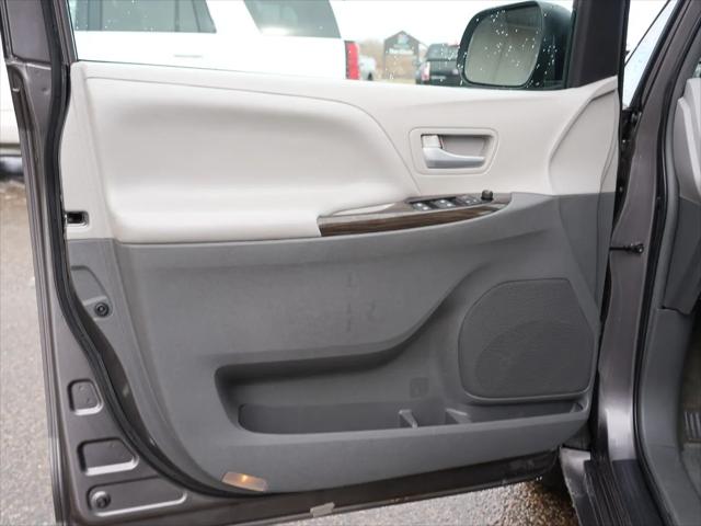 2016 Toyota Sienna XLE