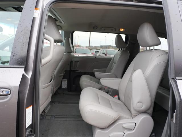 2016 Toyota Sienna XLE