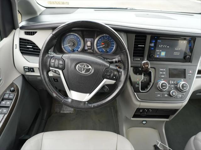 2016 Toyota Sienna XLE
