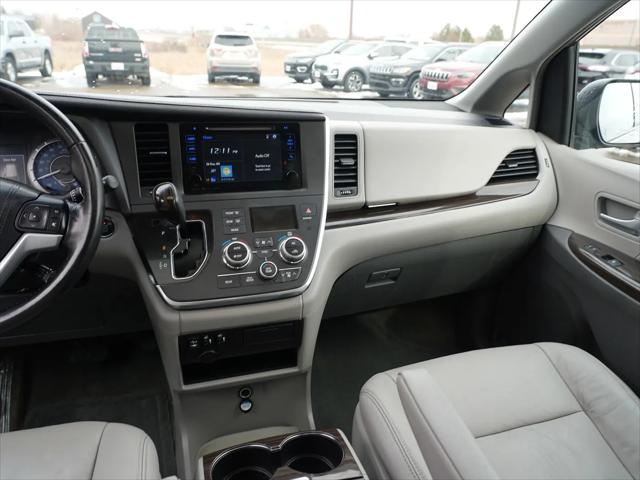 2016 Toyota Sienna XLE