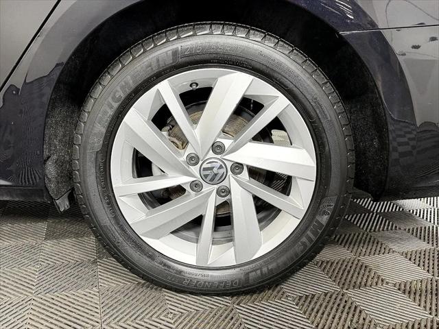 2018 Volkswagen Passat 2.0T SE