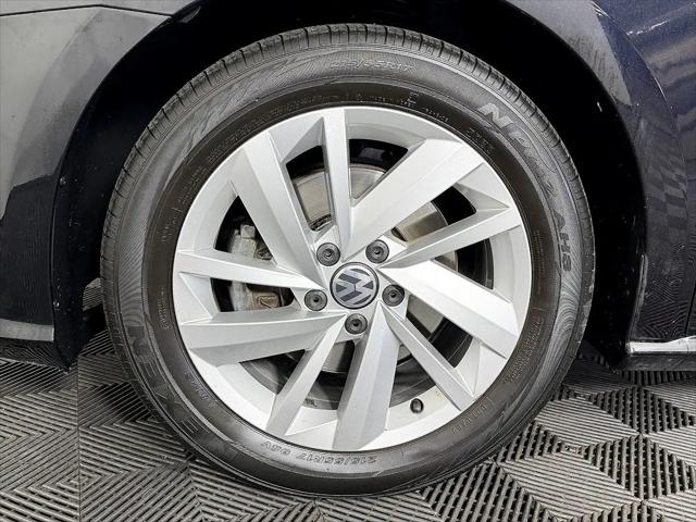 2018 Volkswagen Passat 2.0T SE