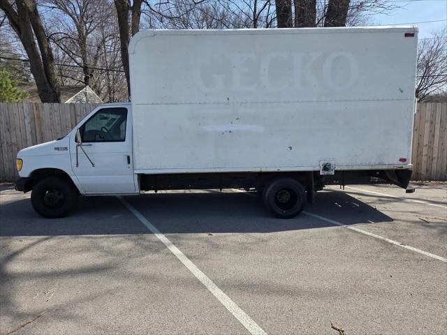 2000 Ford E-350 Cutaway E-350