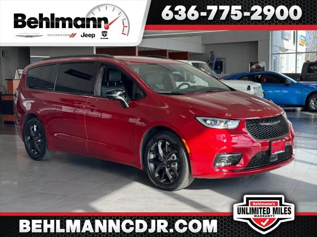 2026 Chrysler Pacifica Select for sale in Troy, MO