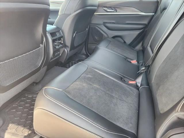 2026 Jeep Grand Cherokee Altitude 4x2
