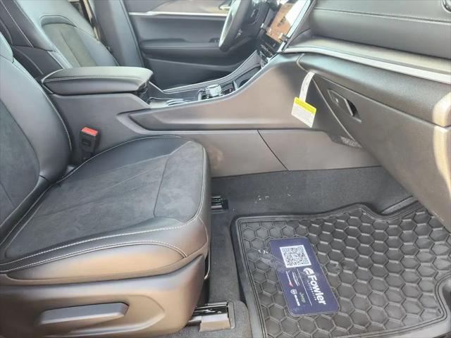 2026 Jeep Grand Cherokee Altitude 4x2
