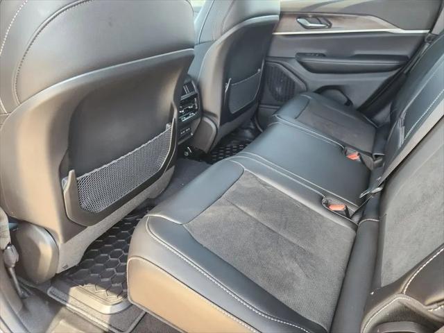 2026 Jeep Grand Cherokee Altitude 4x2
